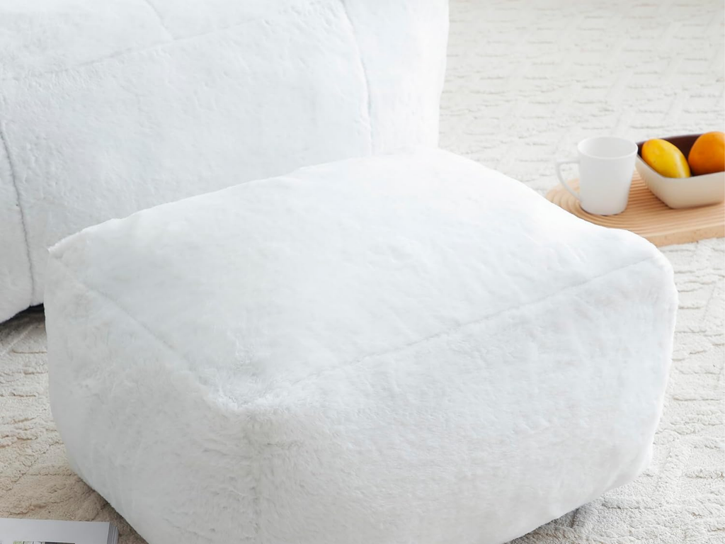 The Curve Pod Lounge